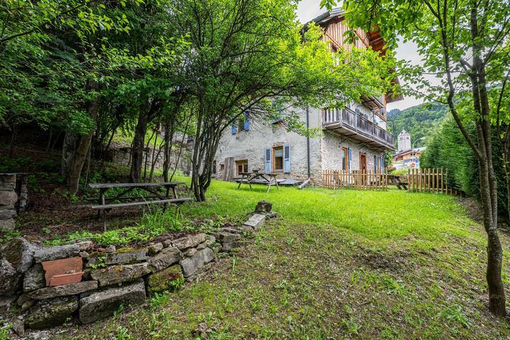 Geheel appartement, Appartement "Le Grand Tétras" met gedeeld terras, balkon en wifi in Flumet, Albertville en omgeving