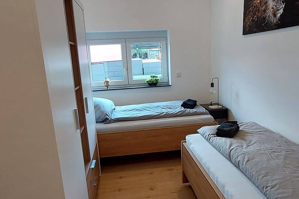 Ganze Wohnung, 3 neue! Ferienwohnungen mit 2 Schlafzimmer und Platz für bis zu 5 Personen in Mörlenbach, Bergstraße