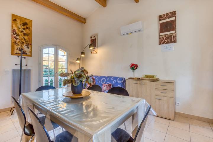 Apartamento entero, Apartamento 'Madrague St Vincent Apt B' con piscina compartida, Wi-Fi y aire acondicionado in Agde, Costa mediterránea (Francia)