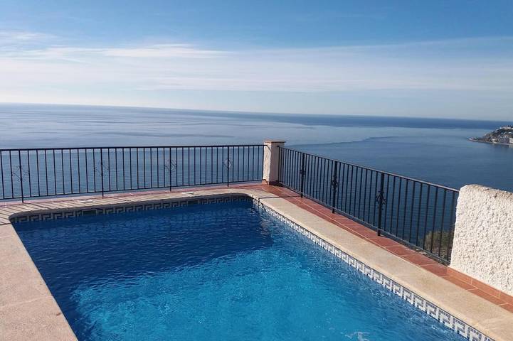 Villa für 7 Personen, mit Whirlpool und Pool sowie Balkon an der Costa Tropical