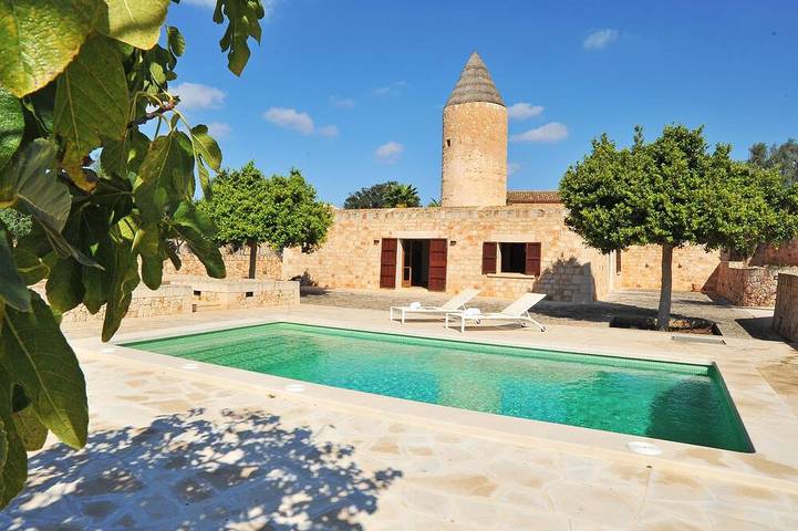 Finca für 4 Personen, mit Terrasse in Es Llombards