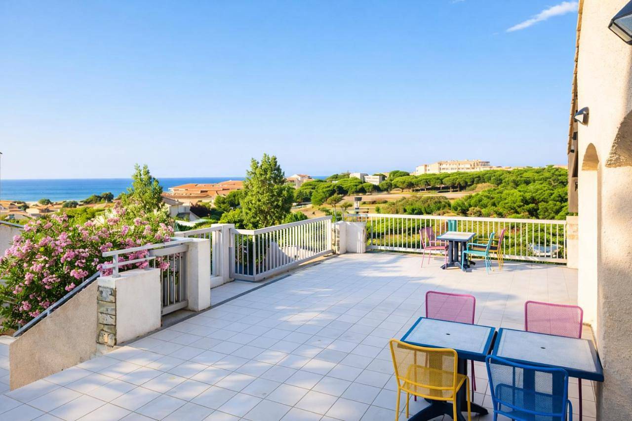 One-Bedroom Apartment in Saint Pierre la Mer, Fleury