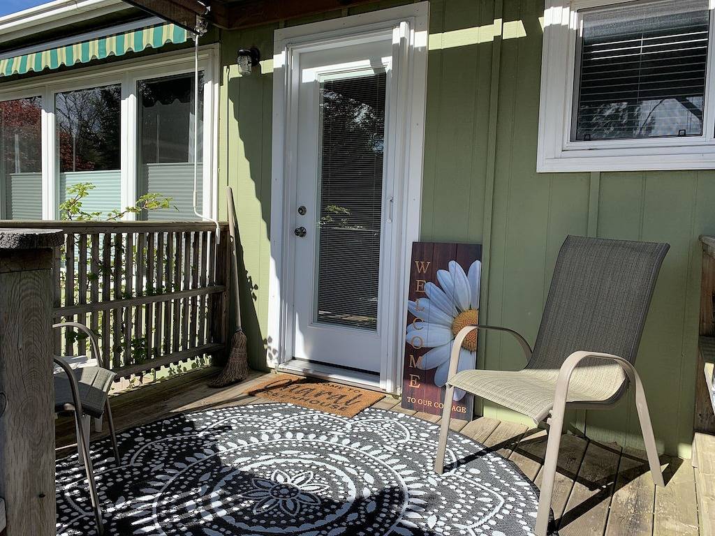 Charming Charal Greenhouse Cottage – Sauble Beach Stay Minutes from Sand & Shops in Sauble Beach, Huronsee (Kanada)