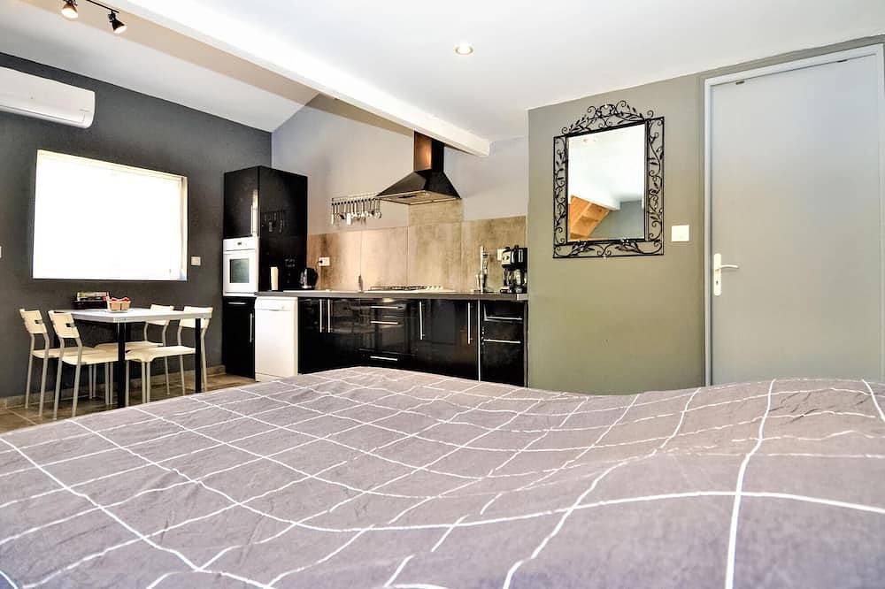 Appartement entier, 1 bedroom stunning apartment in Mornas in Mornas, Vaucluse