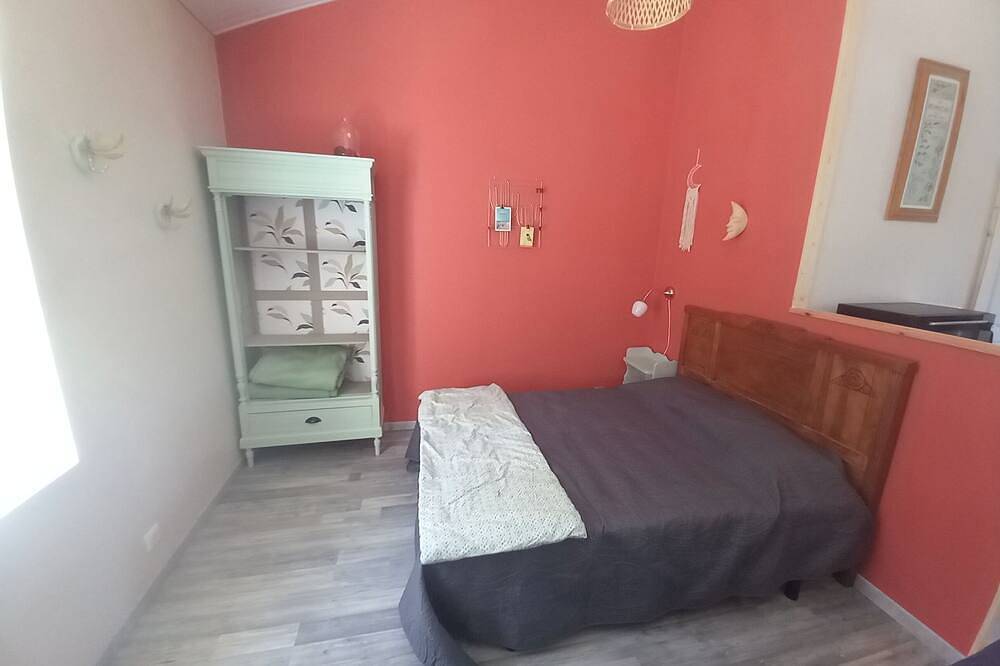 Appartement entier, Studio vue sur le château, à 20mn de la plage in Apremont, Vallée de la Loire