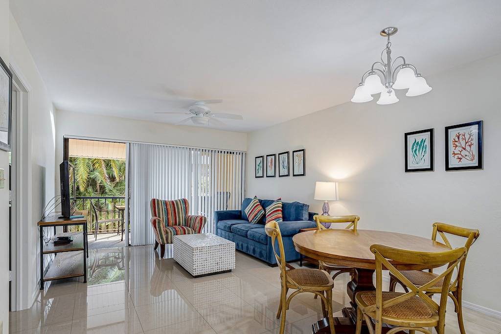 Ganze Wohnung, Your Perfect Naples Retreat Relax at Park Shore Resort Snowbird Friendly in Naples (Florida), Southwest Florida