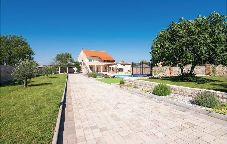 Ferienhaus für 12 Personen, mit Terrasse, mit Haustier in Sukosan - 2