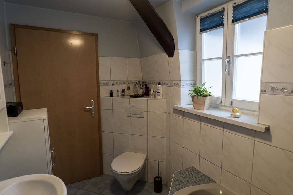 Ganze Wohnung, Schöne Fachwerkwohnung mit Parkhaus und Dachterrasse in Goslar, Harzvorland
