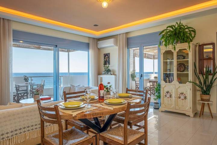 Gîte pour 6 personnes, avec vue et terrasse, animaux acceptés dans Palaiochora - 4