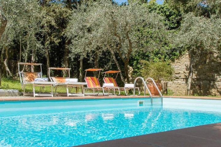 Villa pour 12 personnes, avec piscine ainsi que vue et jardin, animaux acceptés à Florence - 4