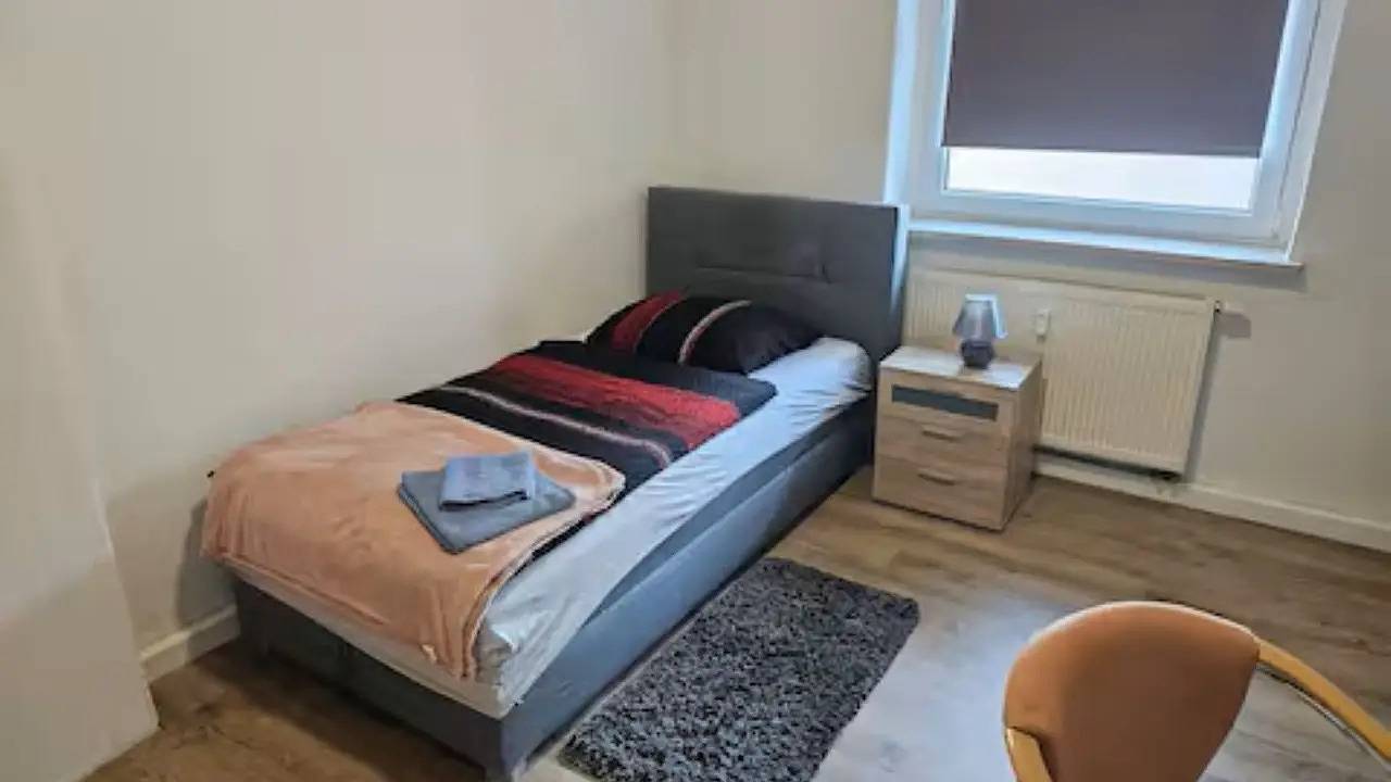 Ganze Ferienwohnung, Ferienwohnung für 4 Personen (80 m²) in Leuna in Leuna, Saale-Unstrut