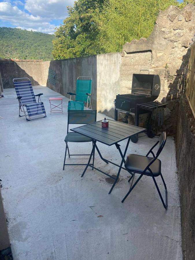 Gîte pour 3 personnes, avec sauna et terrasse à Molières-sur-Cèze