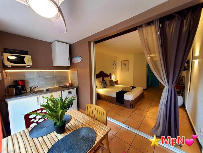 Appartement de vacances pour 2 personnes, avec piscine et jardin