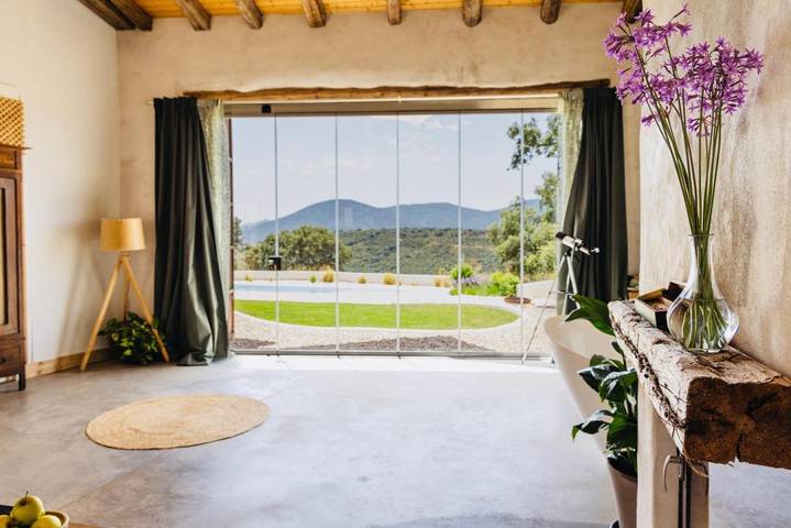 Casa rural para 2 personas, con Terraza y Jardín además de Piscina y Vistas en Horcajo de los Montes