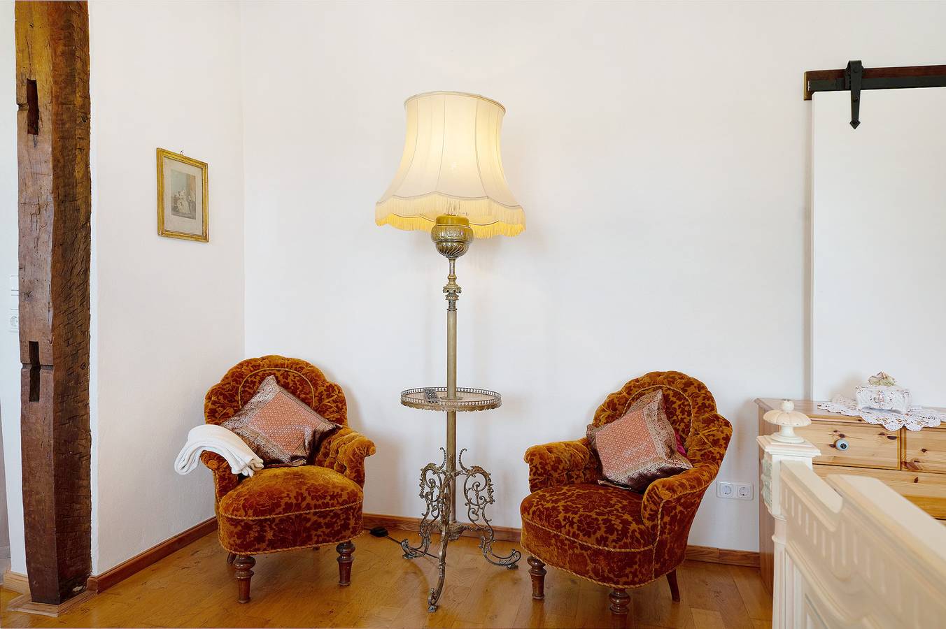 Ganze Wohnung, Ferienwohnung 'Napoleonzimmer Studio' mit gemeinsamer Terrasse, gemeinsamem Garten und Wlan in Maring-Noviand, Bernkastel-Kues & Umgebung