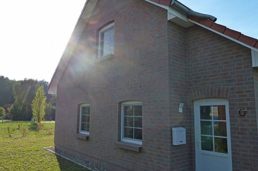 Maistern - Hochwertiges Ferienhaus (100qm) für 6 Personen mit Kamin, Sauna & in Sternberg, Ludwigslust-Parchim