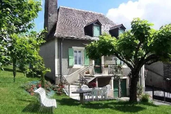 Location de vacances pour 4 personnes, avec terrasse à Allassac