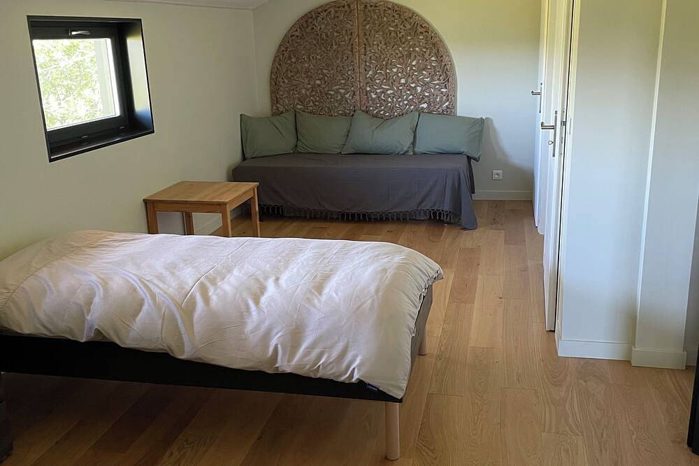 House 10min from Cahors in the heart of the woods with swimming pool in Valroufié, Quercy