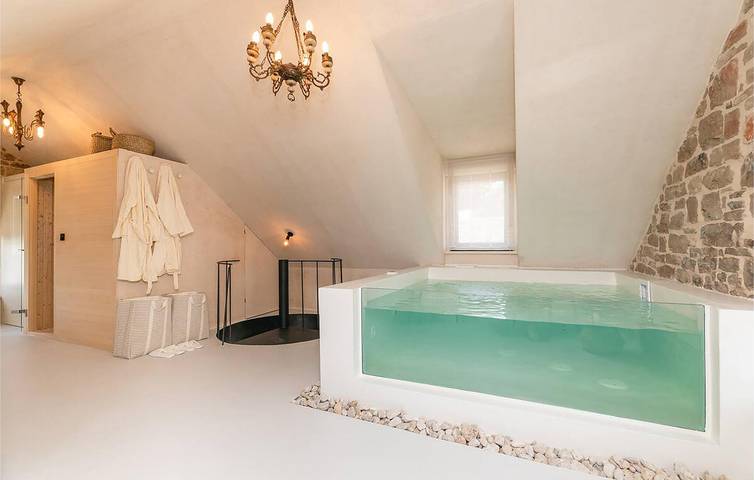 Geräumige 2-Zimmer-Wohnung mit Pool, Terrasse und WLAN in Brac