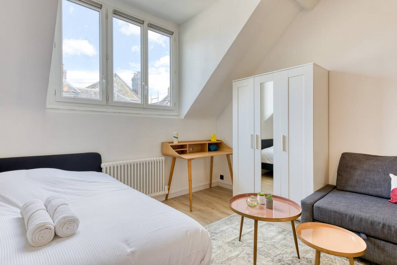 Entire studio, Mia : Studio cosy proche place du Vieux Marché in Rouen, Rouen region