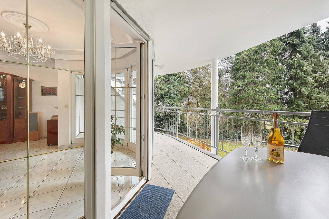 Appartement entier, Appartement « Linas Lieblingsplatz » avec balcon et piano in Unteruhldingen, Uhldingen-Mühlhofen