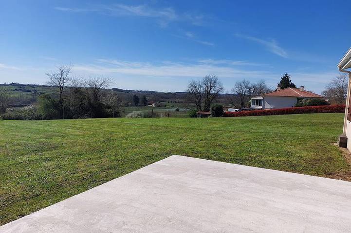 Location de vacances pour 8 personnes, avec jardin à Gornac