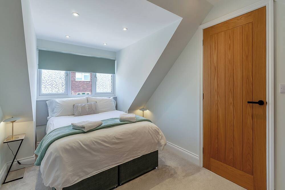 Olive Breeze is a bright spacious property in the old part of Felixstowe. in Felixstowe, Suffolk