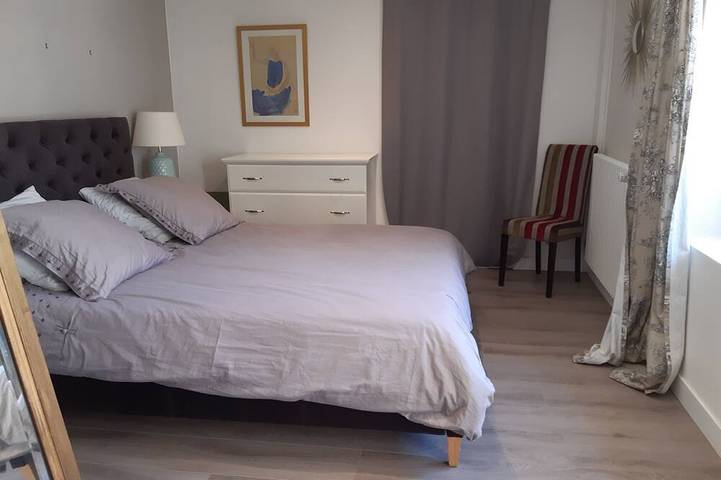 Charming house in a quiet location, 300 m from the sea in Lion-sur-Mer, Caen und Umgebung