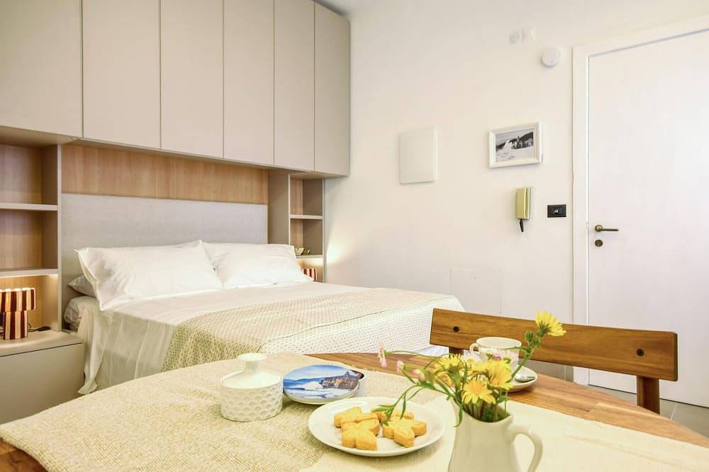 Entire apartment, Gorgeous apartment in Camogli with swimming pool in Camogli, Riviera di Levante