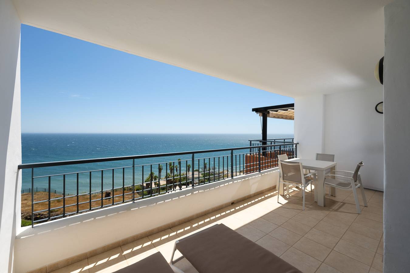 Apartamento entero, Apartamento de 2 dormitorios vistas al mar frontal in Torrox Costa, Torrox