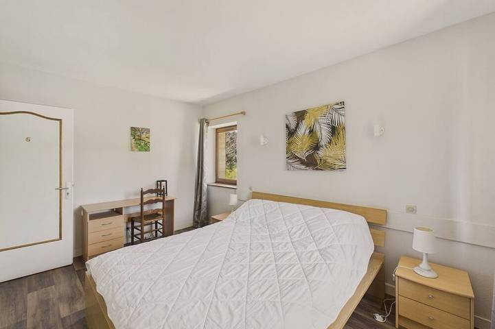 Location de vacances pour 12 personnes, avec piscine ainsi que terrasse et jardin, animaux acceptés à Peyzac-le-Moustier - 4