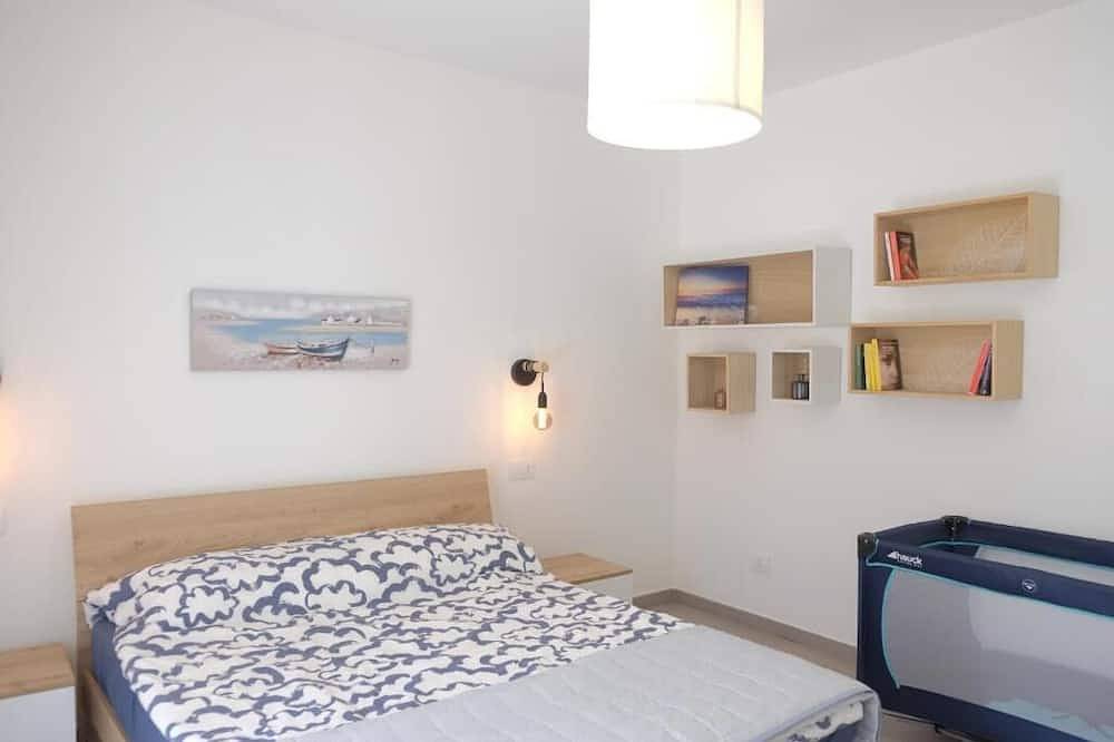 Entire apartment, Riva Ponente - 150m to the beach - with parking in Riva Trigoso, Sestri Levante