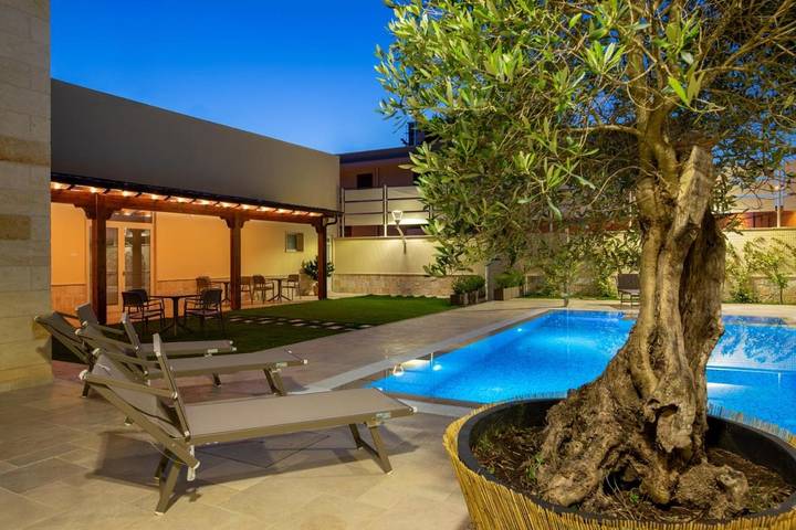 B&b per 4 persone, con Terrazza e Giardino nonché Piscina e Panorama a San Vito dei Normanni