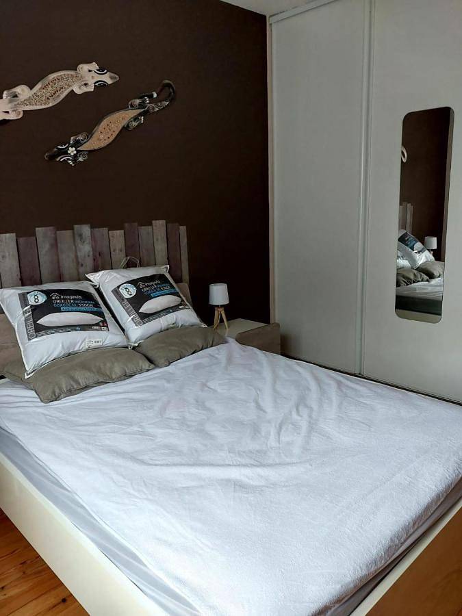 Three-Bedroom House in Vauchelles-les-Quesnoy, Région d'Abbeville