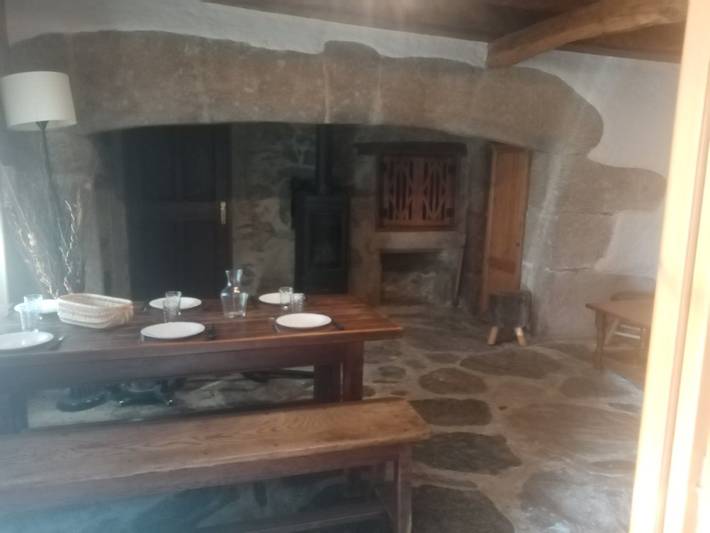 Gîte pour 6 personnes, avec piscine ainsi que terrasse et jardin à Chirac - 4