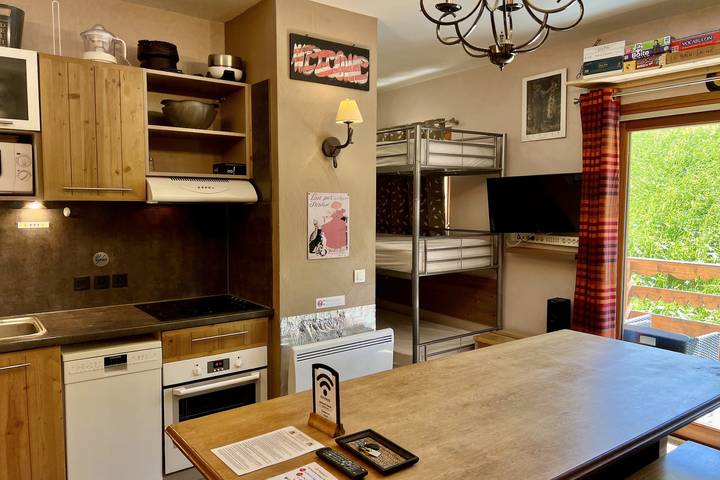 Gîte pour 13 personnes, avec balcon ainsi que piscine et sauna, adapté aux familles à Risoul - 3