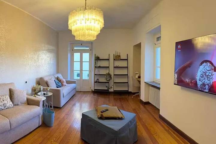 Location de vacances pour 8 personnes, avec balcon à Ivrea (Italie)