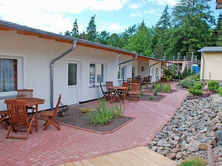 Ferienwohnungen mit Terrasse in Sellin zum Südstrand - Ferienhaus 07 und Terrasse in Baabe, Rügen