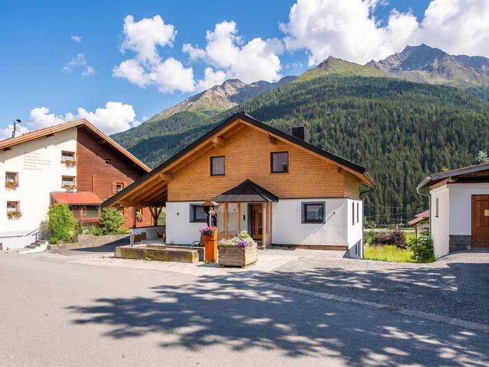 Ferienwohnung für 4 Personen, mit Garten am Arlberg