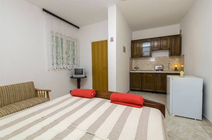 Ganzes Studio, Apartments Vladimir in Jadrtovac, Šibenik-Knin
