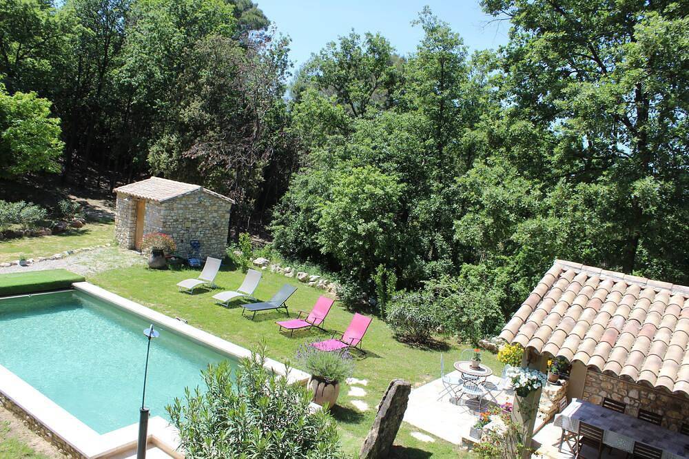 Ruim vredig landhuis 5min Uzès in Saint-Victor-des-Oules, Nimes en omgeving