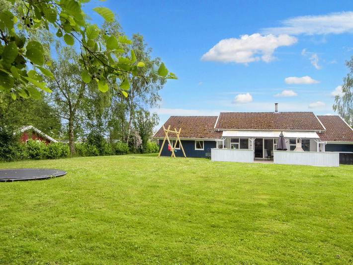 Ferienhaus für 12 Personen, mit Whirlpool und Terrasse sowie Pool und Sauna in Nordborg