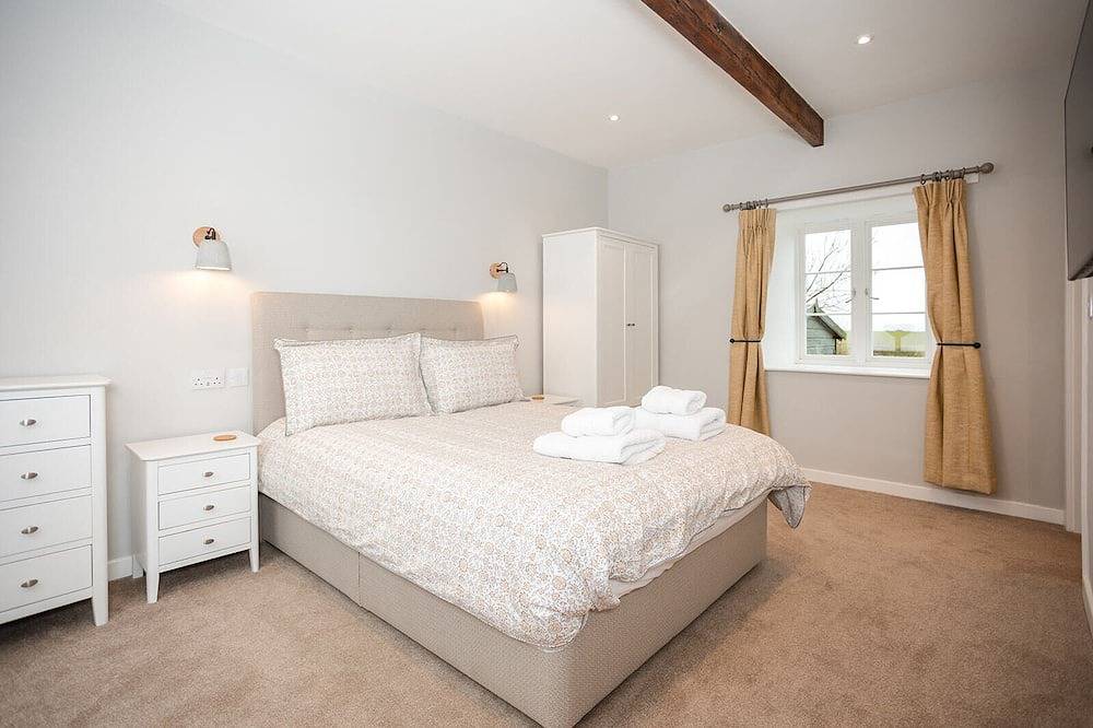 Cosy Northumberland farm cottage with hot tub in quiet location in Northumberland