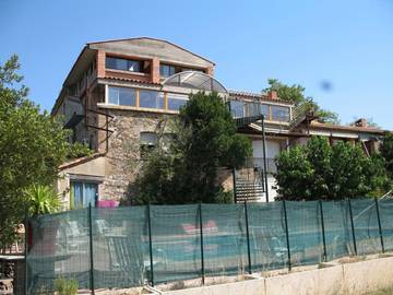 Gîte pour 2 personnes, avec jardin ainsi que piscine et terrasse à Claira