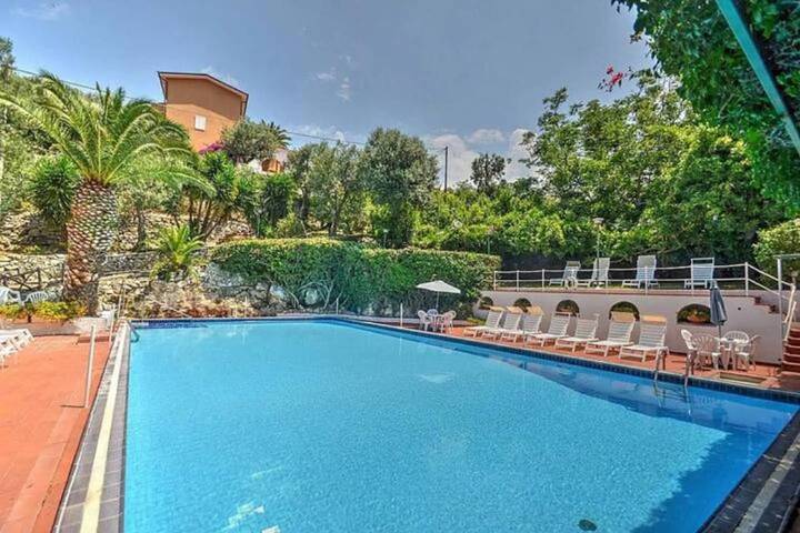 Appartamento vacanze per 6 persone, con piscina e panorama nonché giardino - 1