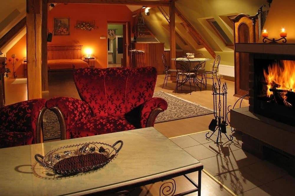 Ganze Wohnung, Apartments Zámoček Staré časy : Superior Two-Bedroom Apartment with Balcony in Deutschendorf, Low Tatras
