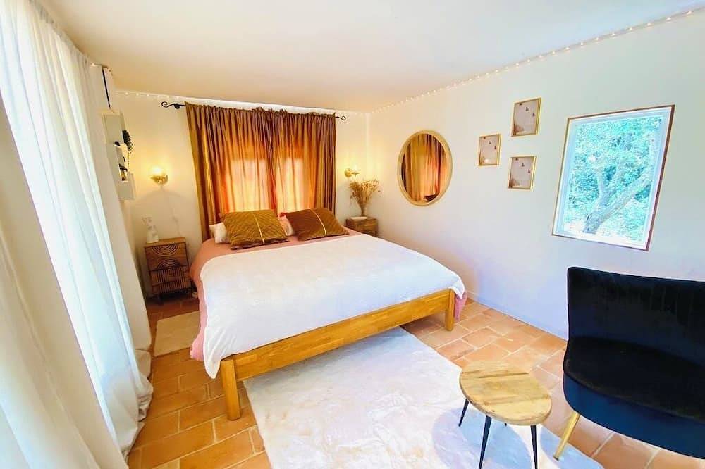 Ganze Wohnung, Studio le Nid secret. Loveroom in the heart of nature with spa bath and jacuzzi in Jouques, Aix-en-Provence und Umgebung