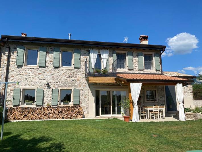 B&b per 2 persone, con Giardino e Panorama a Caprino Veronese