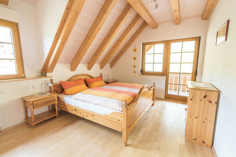 Ganze Wohnung, Ferienwohnung 'Bergblick' in Obermünstertal, Münstertal