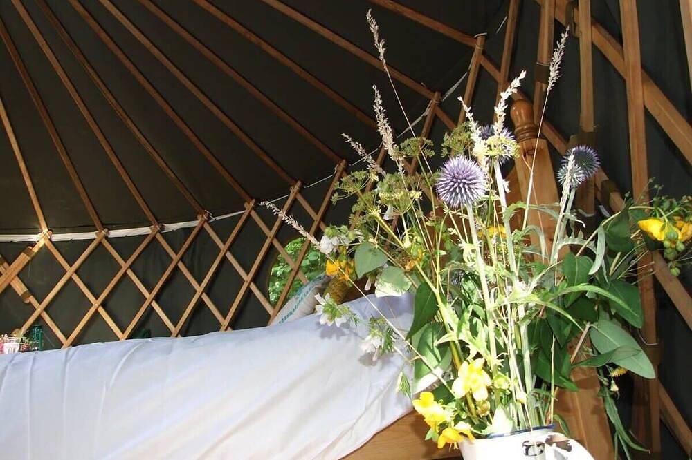 Yurt 'Oak' aislado en el campo de West Sussex in Fernhurst, South Downs